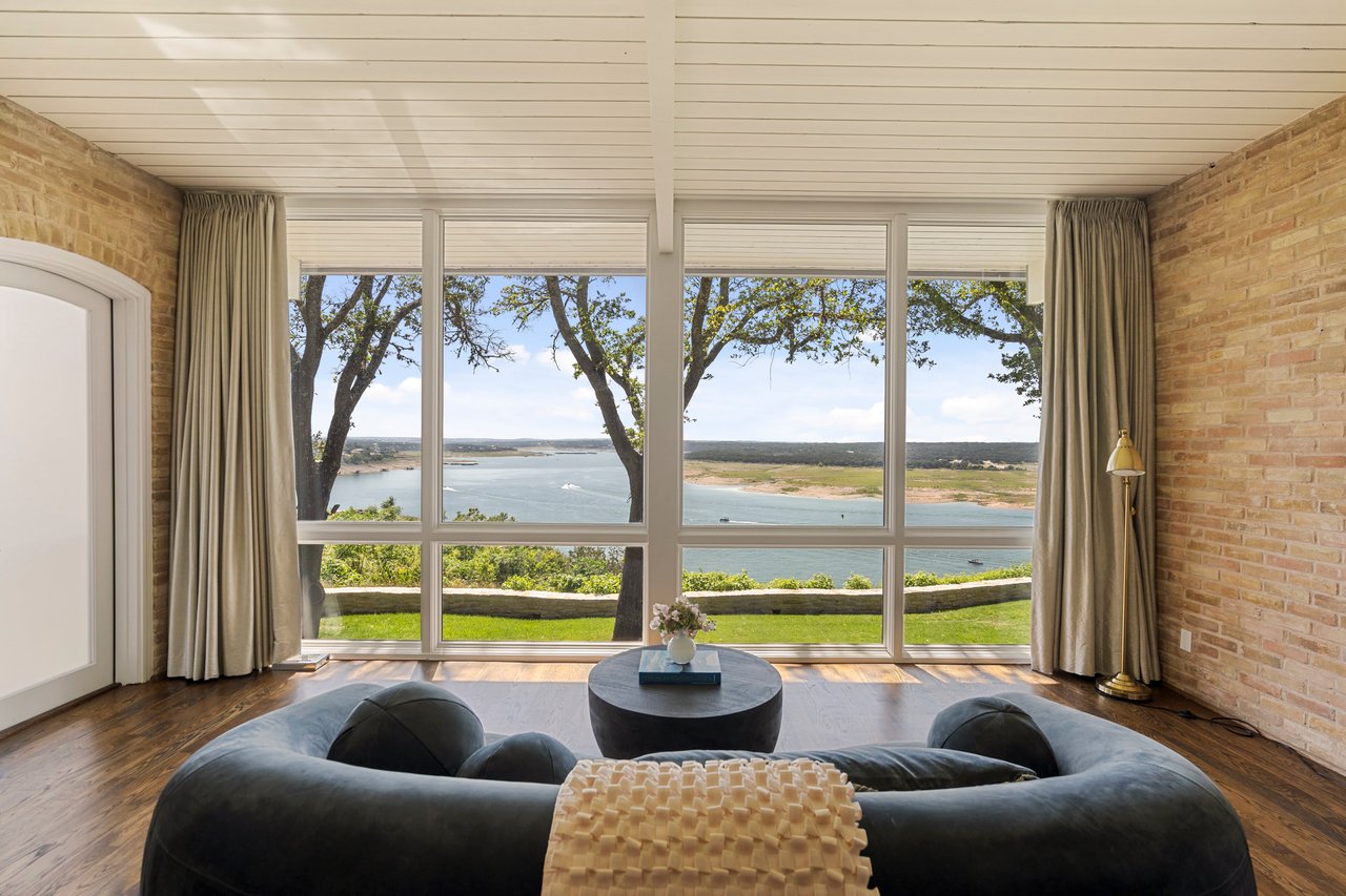 The Iconic 007 Bond Retreat