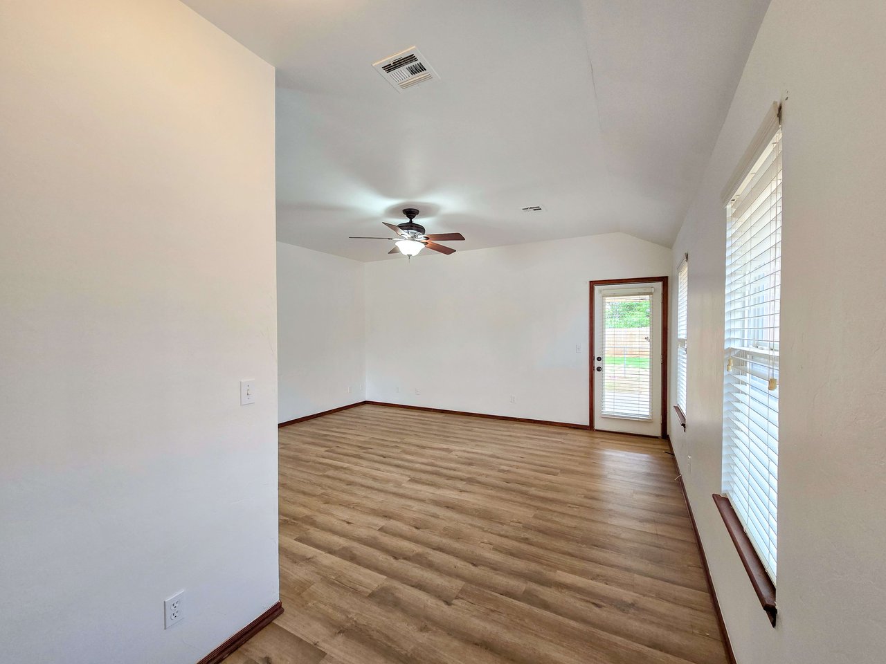1211 Orchard Dr