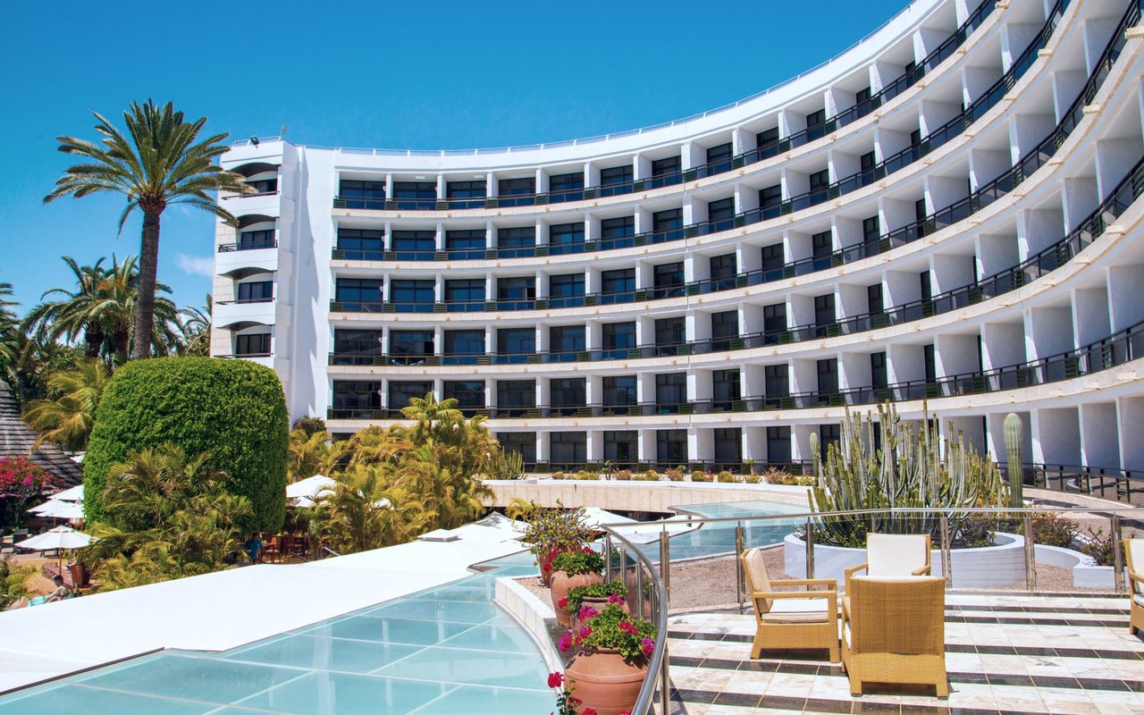 Honolulu Apartment Buildings: What Owners Need to Know Before They Sell cover