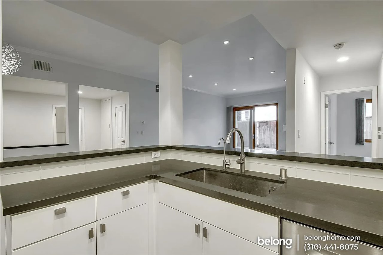 11755 Montana Ave APT 106