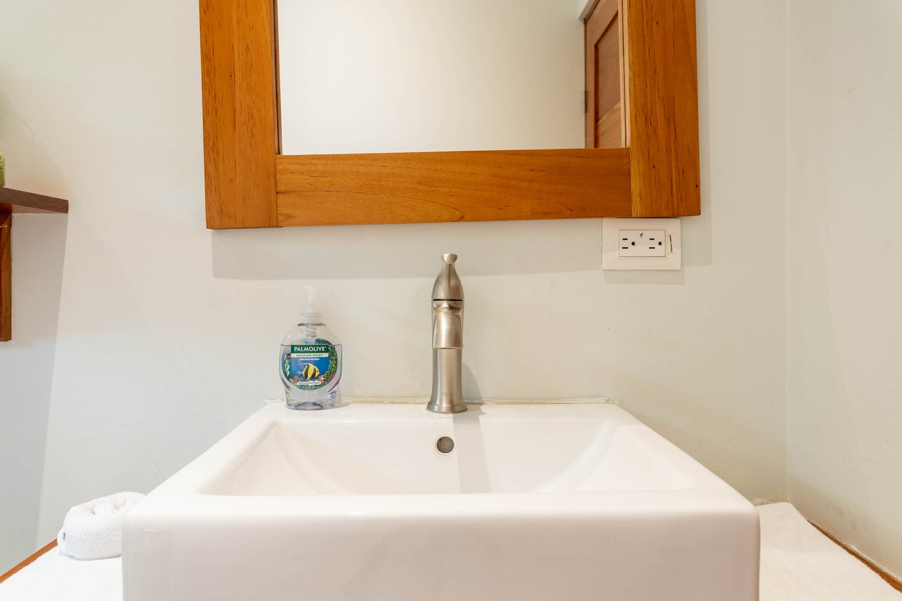Uvita Garden Villa and Casita, 4 Bedrooms Total, Walking Distance To All
