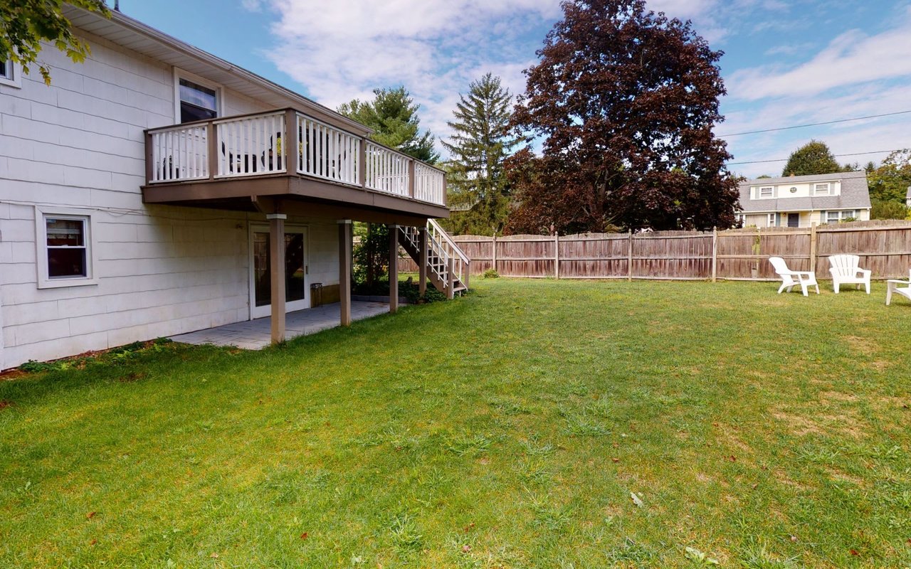 8 LANGMOORE DR