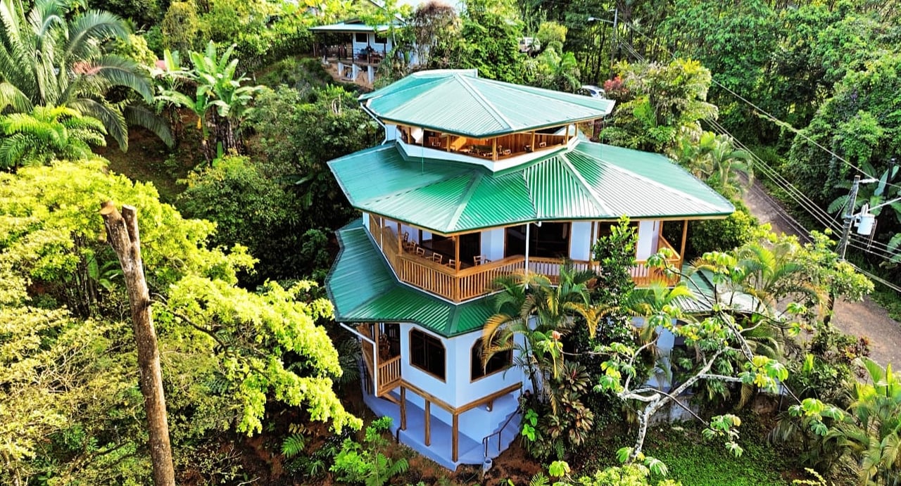 Discover the Charm of an Exotic Home in Las Tumbas, Costa Rica