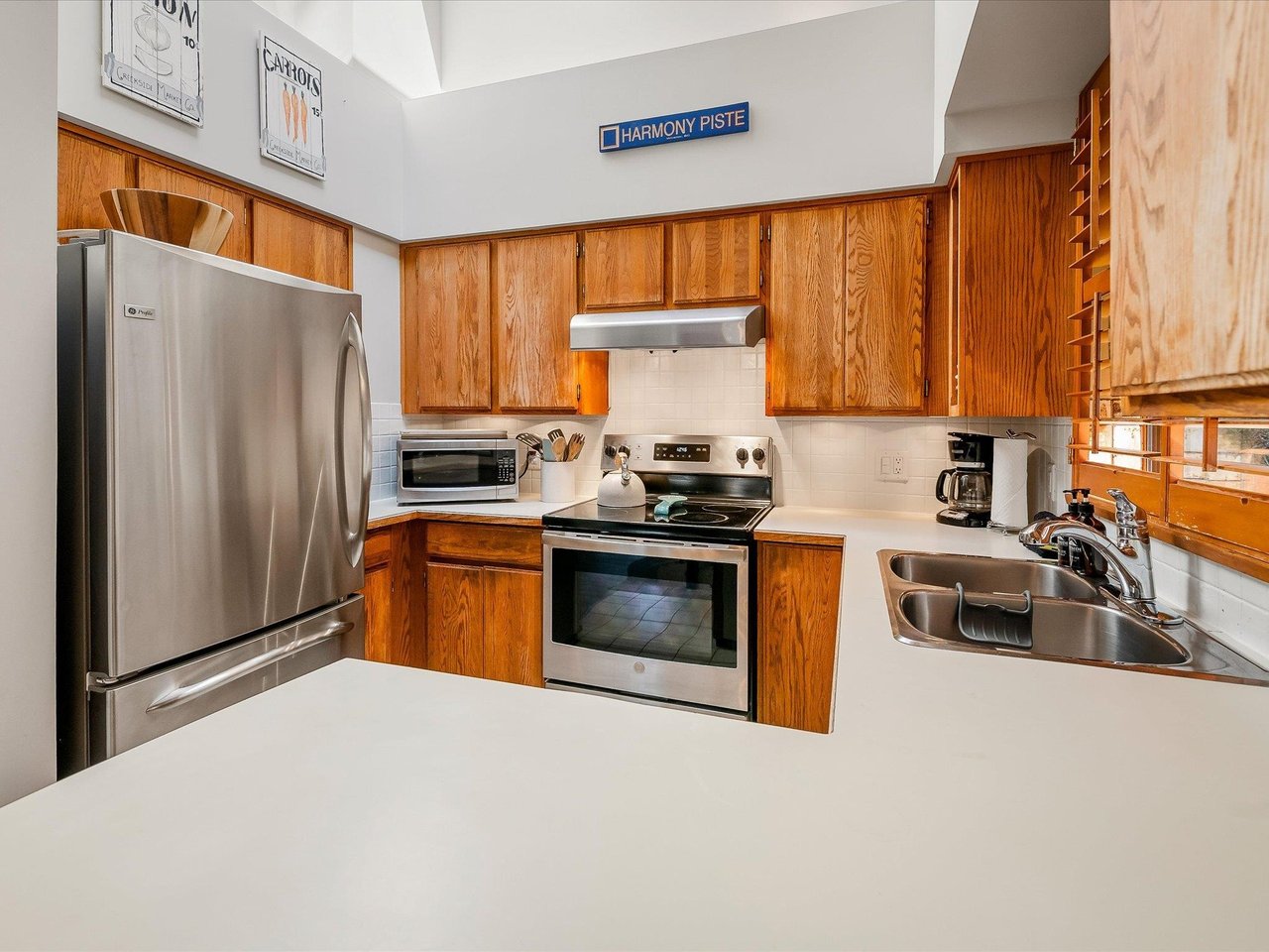 6-2238 Gondola Wy