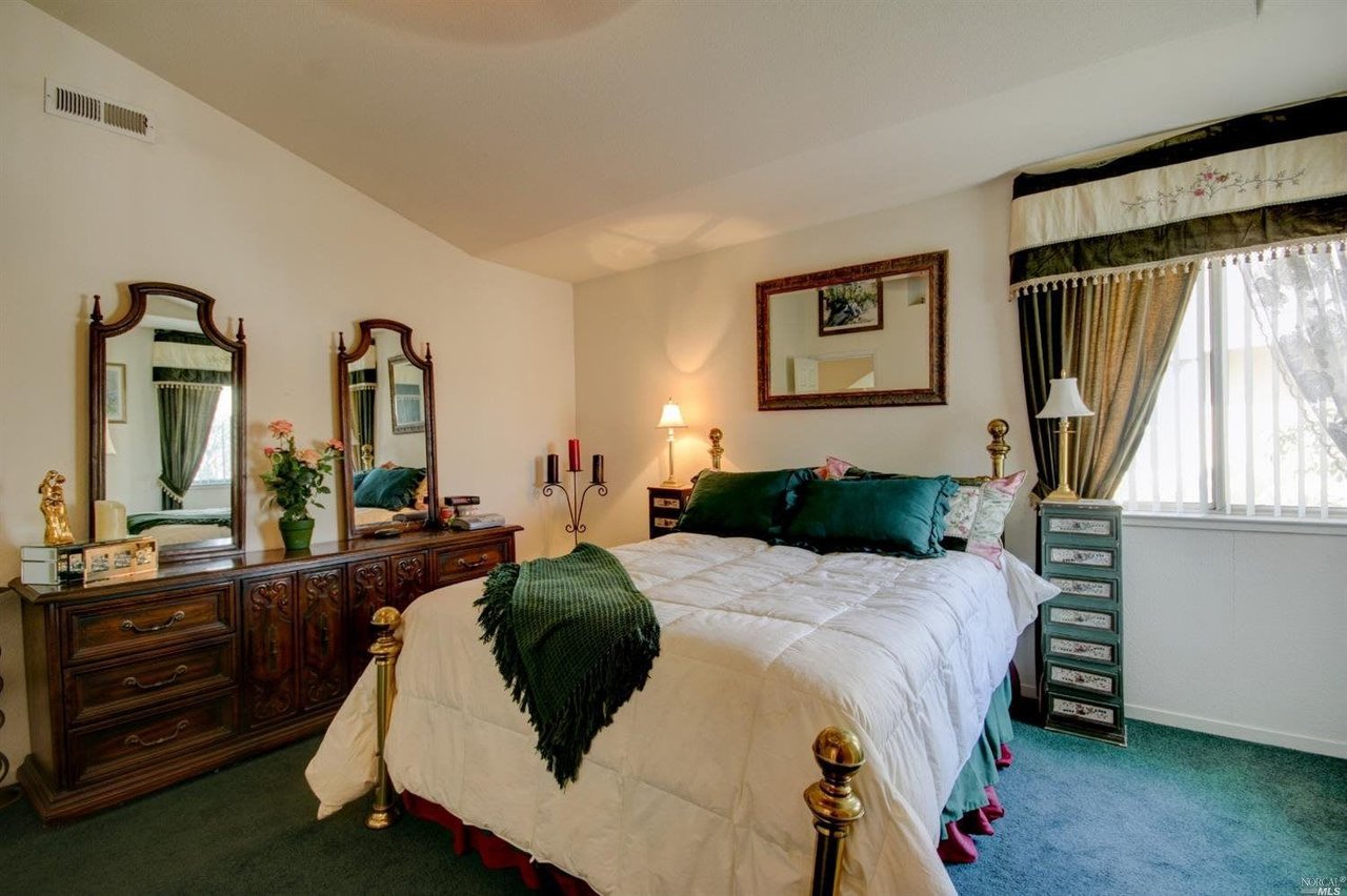236 Belfiore Ln
