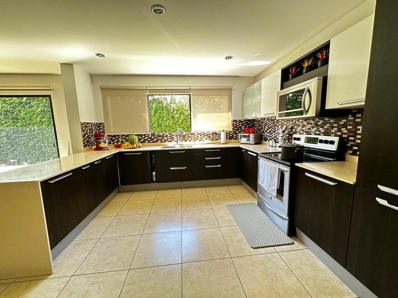 Contemporary Mountain View Home, Curridabat, San Jose
