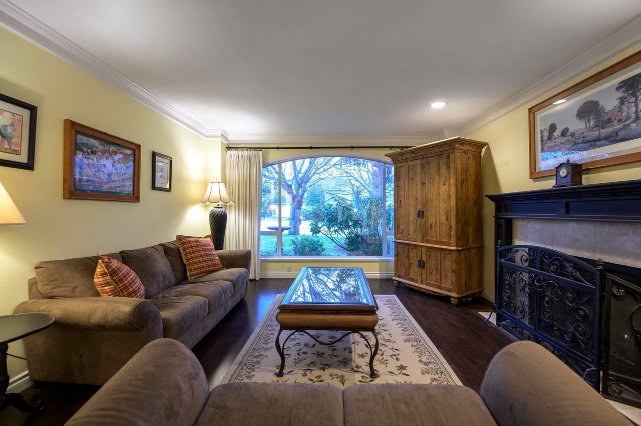 5068 Bentley Dr