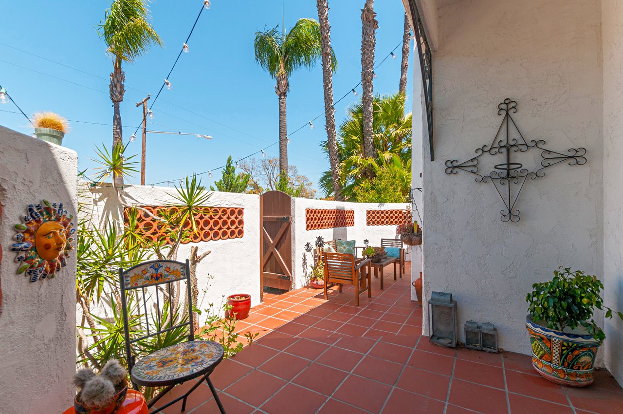 4596 Vista St