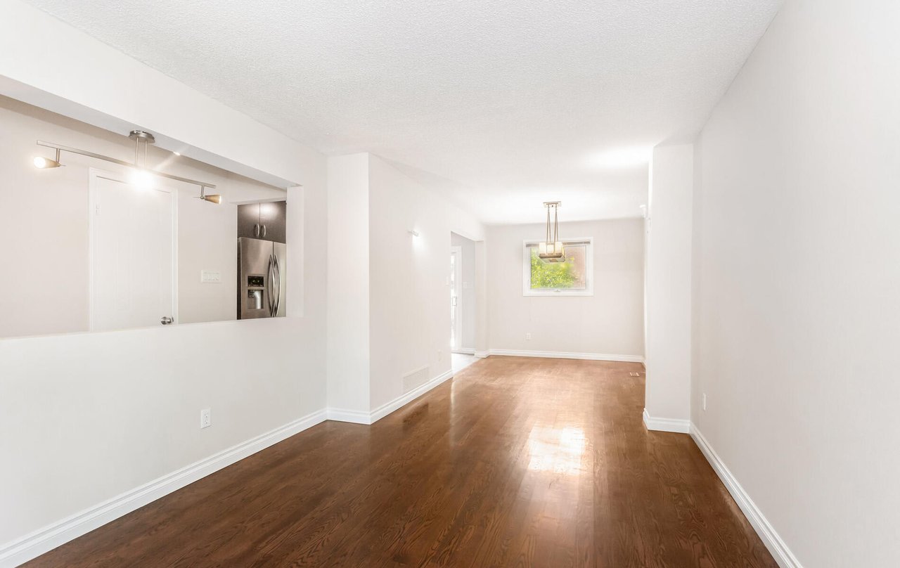 1308 Valerie Cres