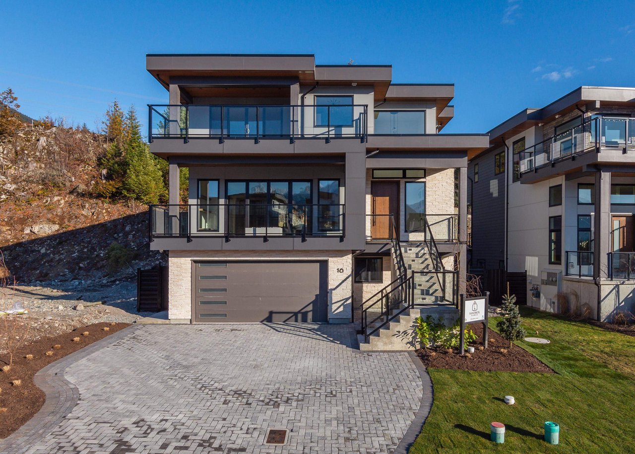 16-3385 Mamquam Rd