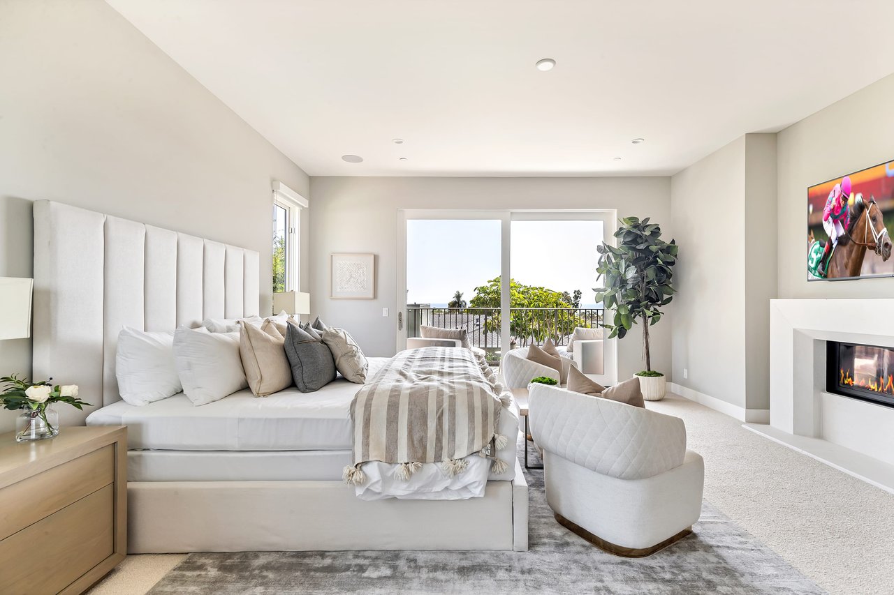 448 Serra Drive