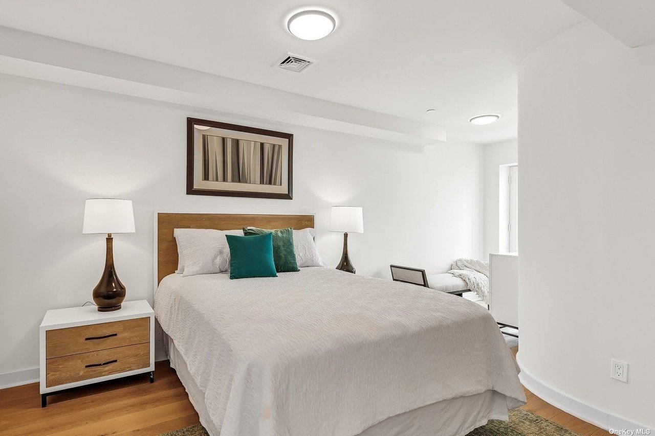 31-22 29th St, Unit 4B