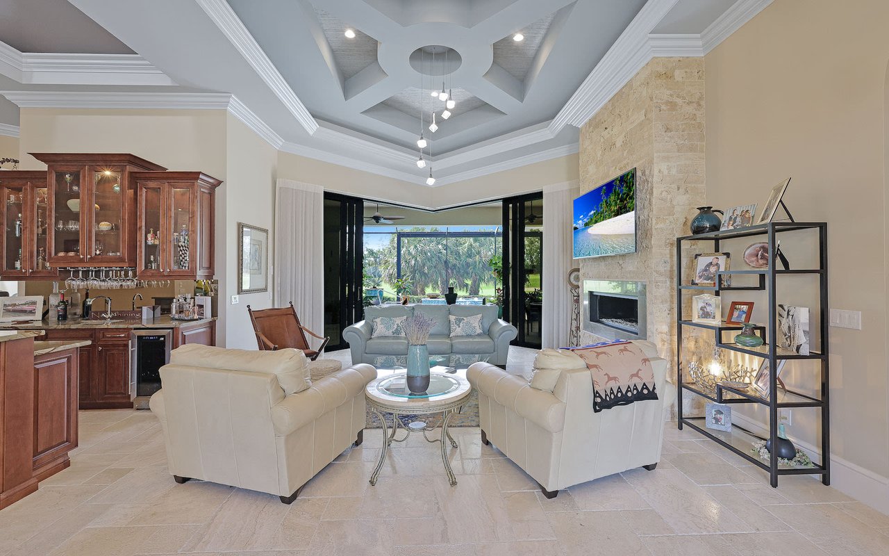 9360 Vittoria CT
