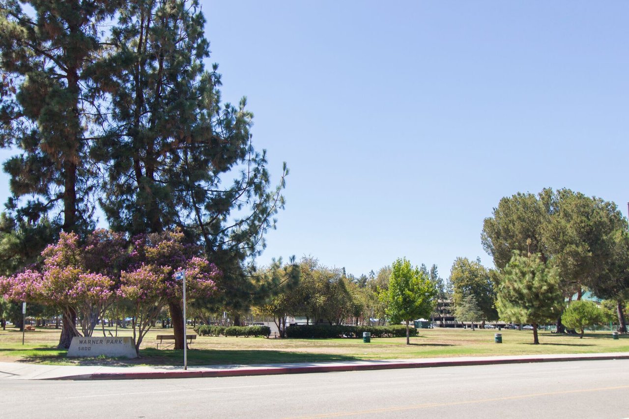 5800 Owensmouth Ave, 22