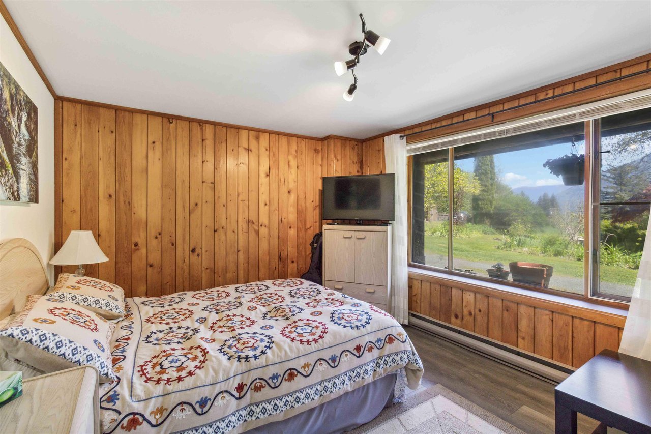 1621 Columbia Valley Rd