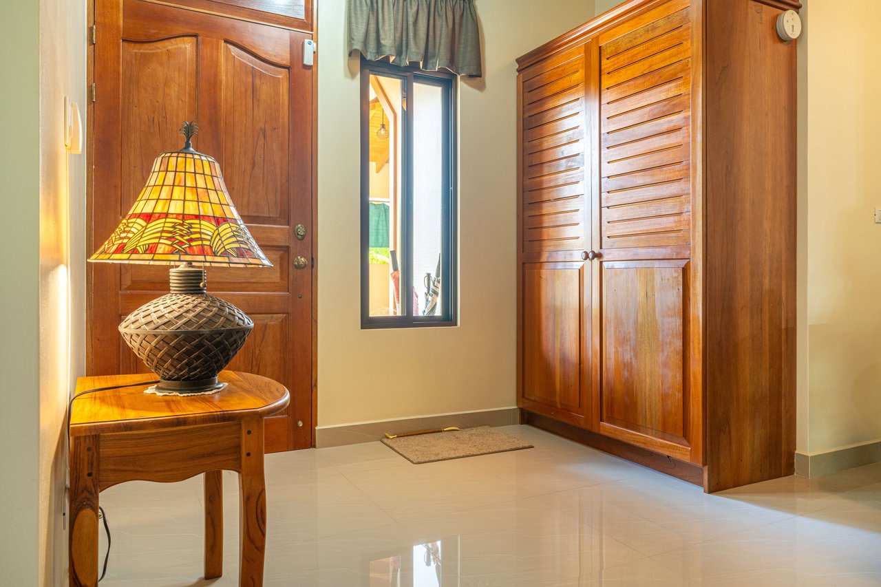 La Palma Custom Build 3 bedroom 2 bath - Prestine Condition