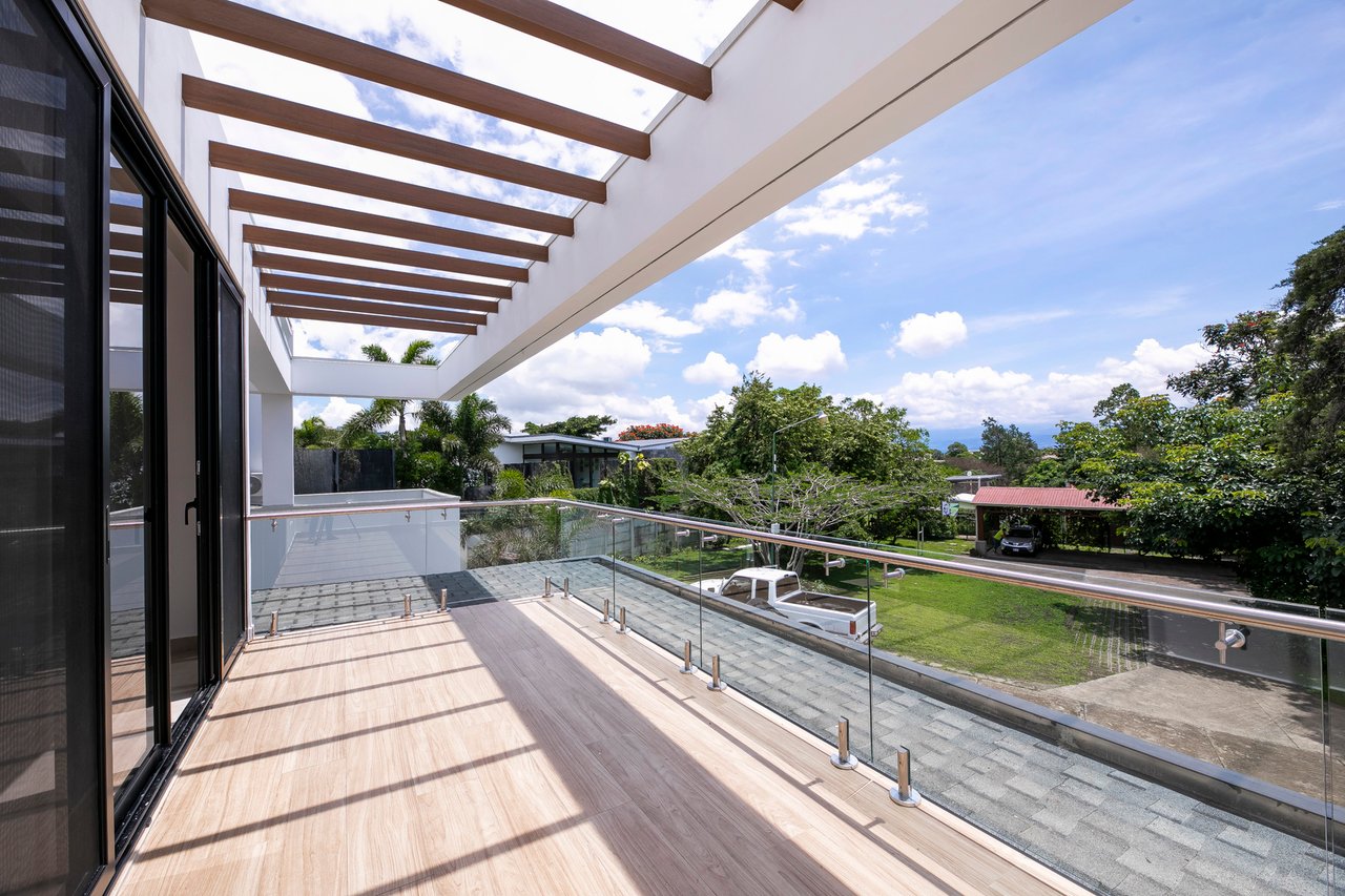Gated Pool Residence, Escazu, San Jose