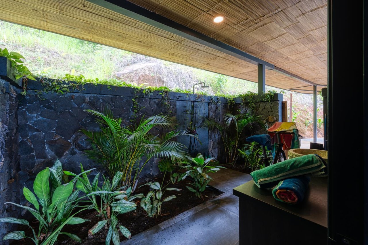 3 Bedroom Ocean View Estate