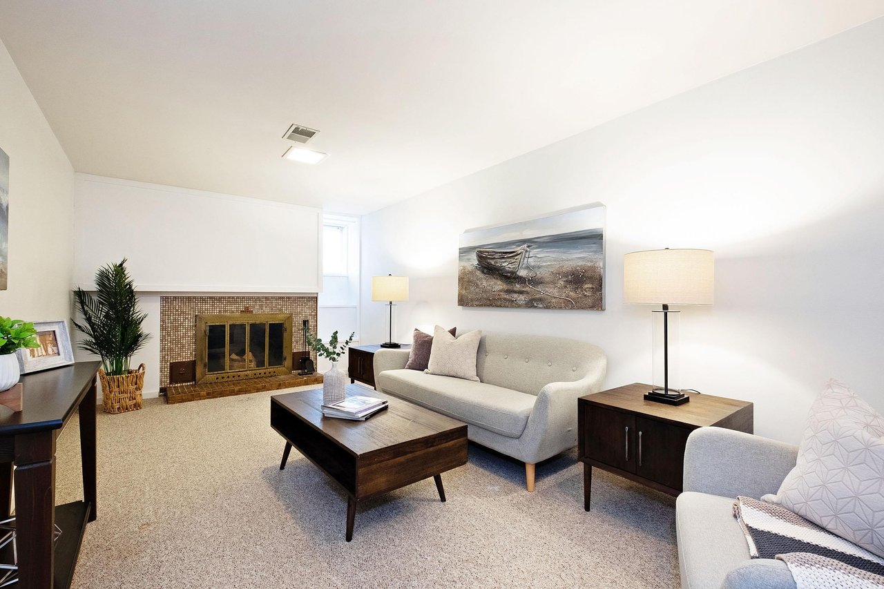 22 Glenmore Dr