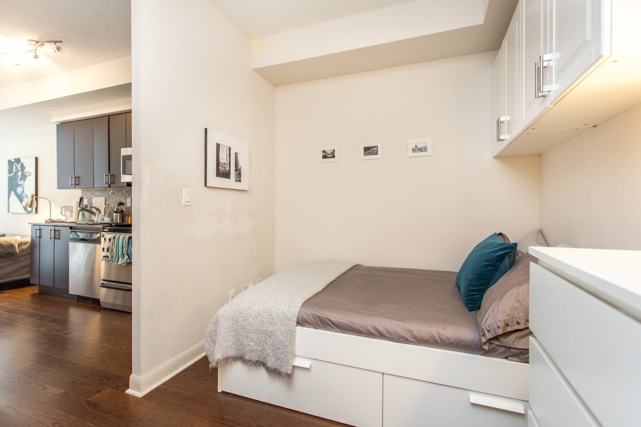 15 Bruyeres Mews