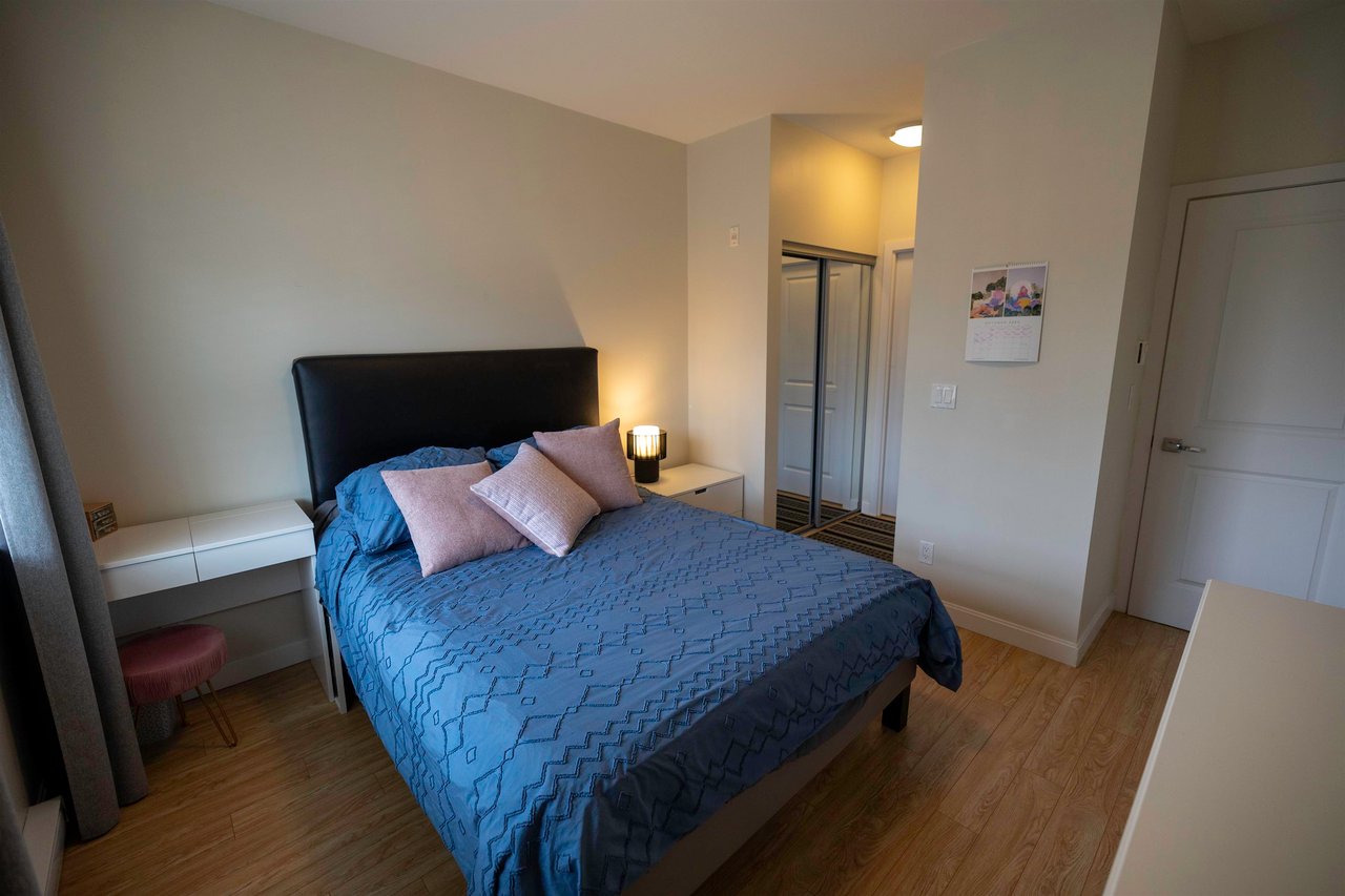 205-5655 Inman Ave