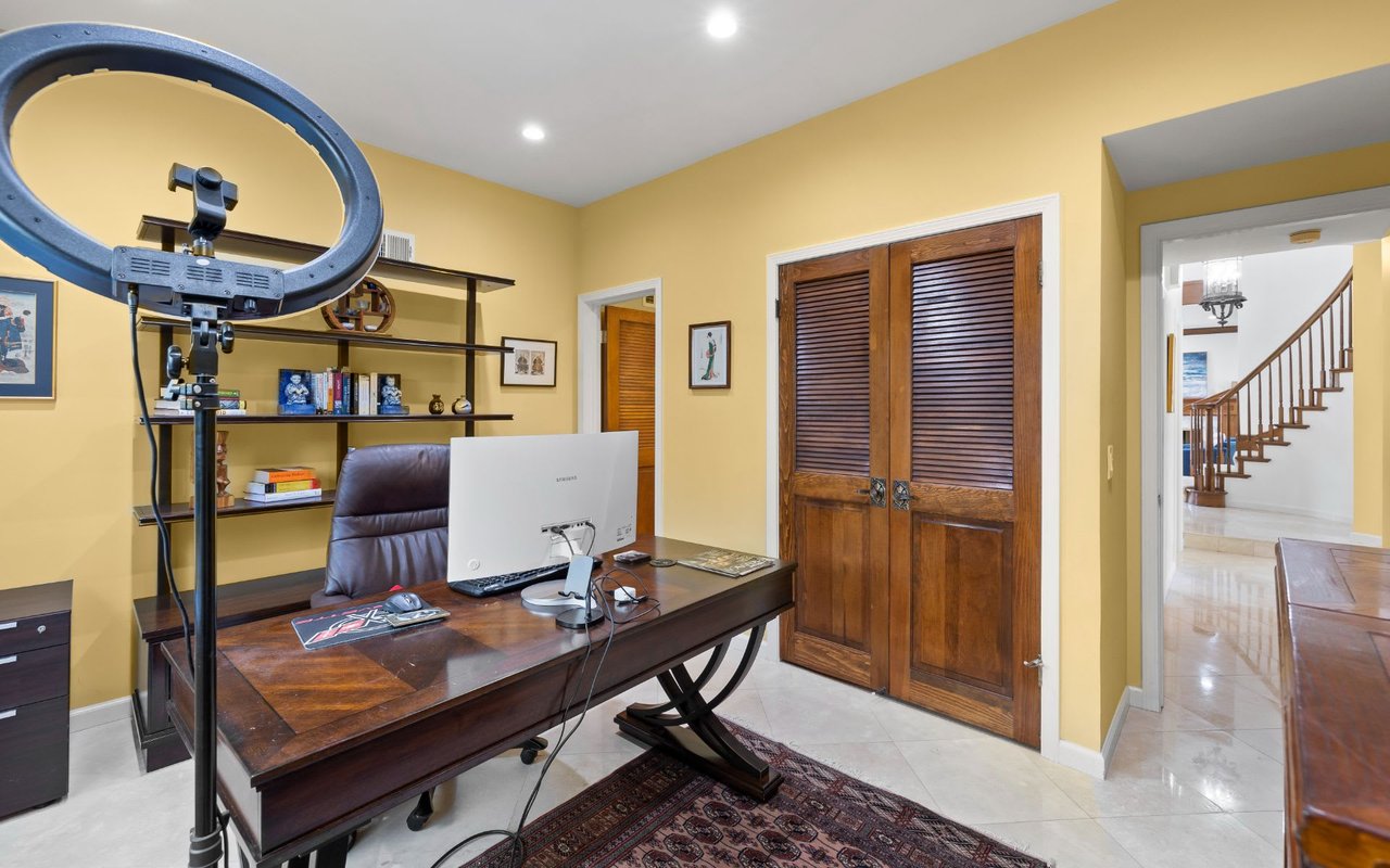 16 Quarterhorse Lane
