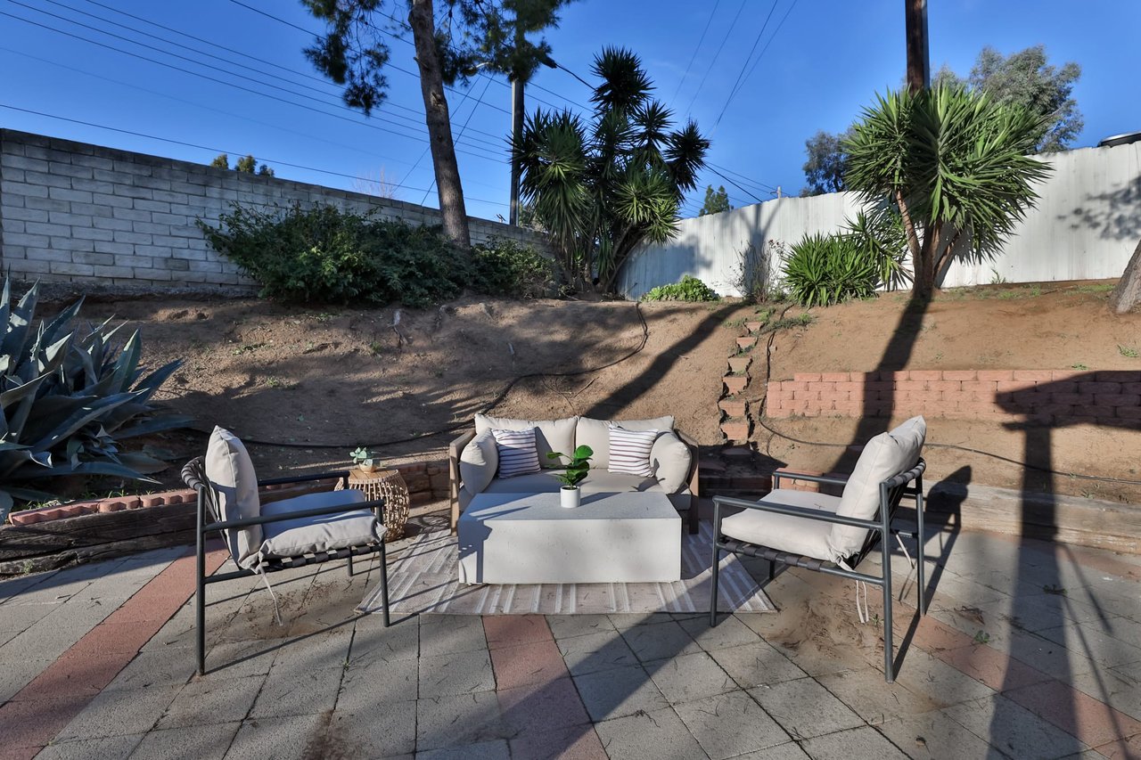 818 Eden Place