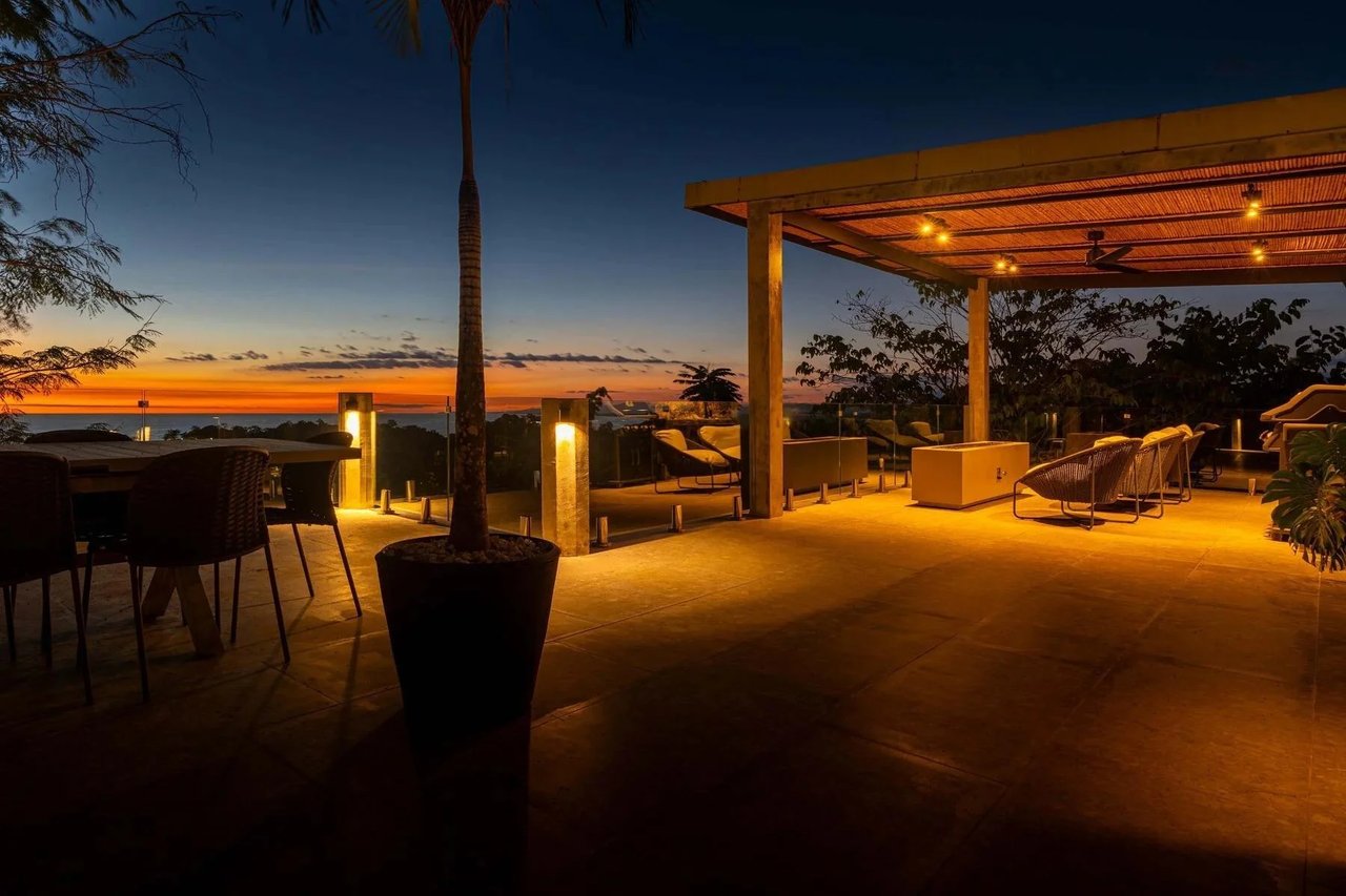 Rooftop Pool Modern Luxury Estate, Manuel Antonio, Puntarenas