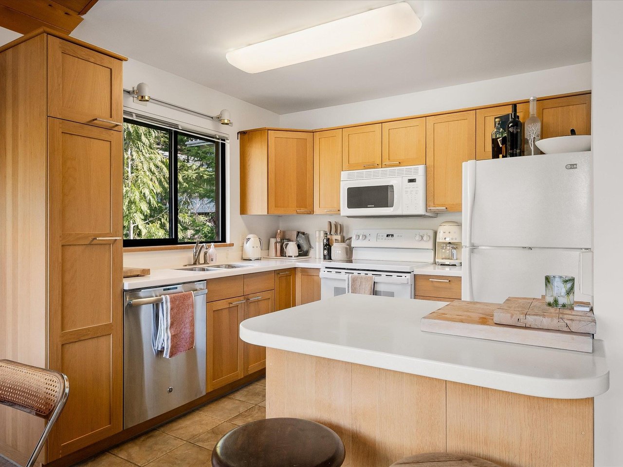3300 Archibald Wy