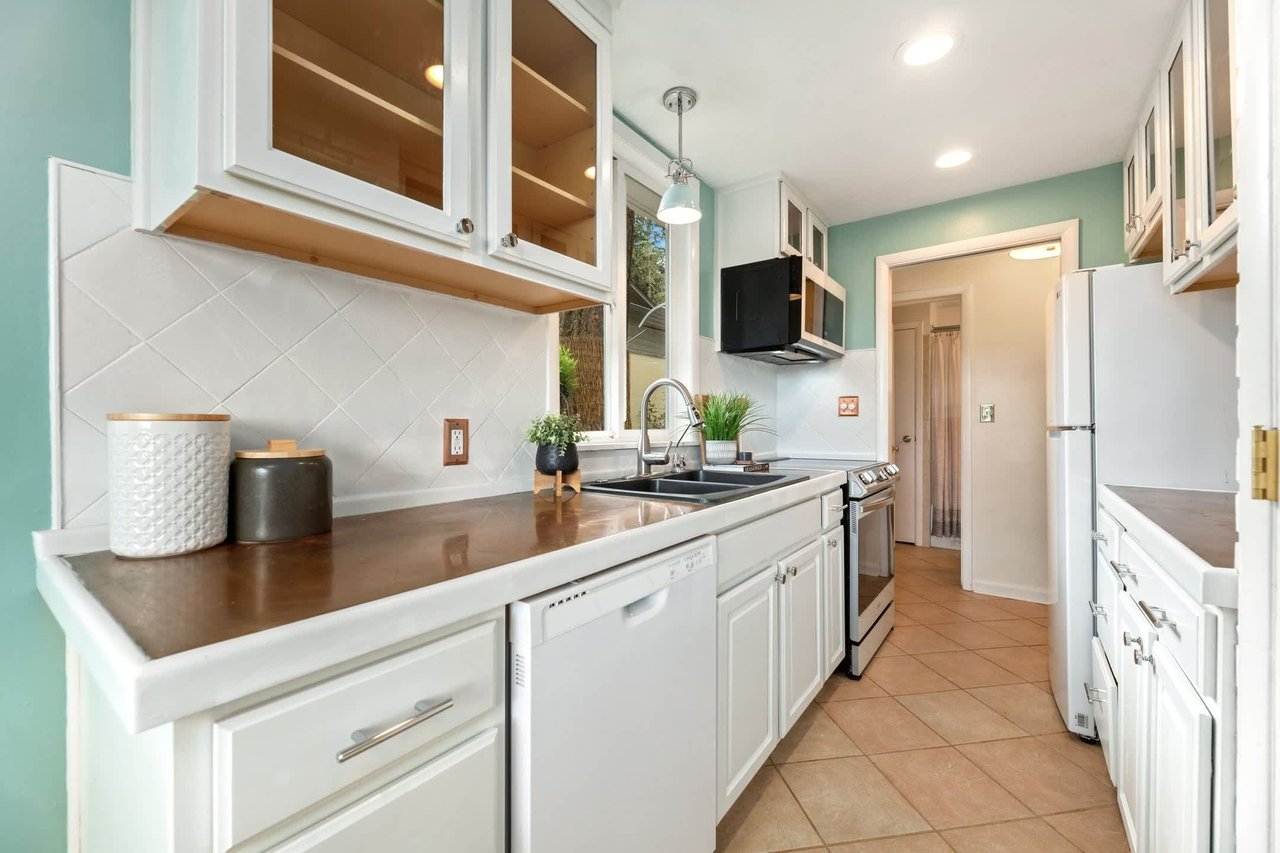 825 NW 180th St