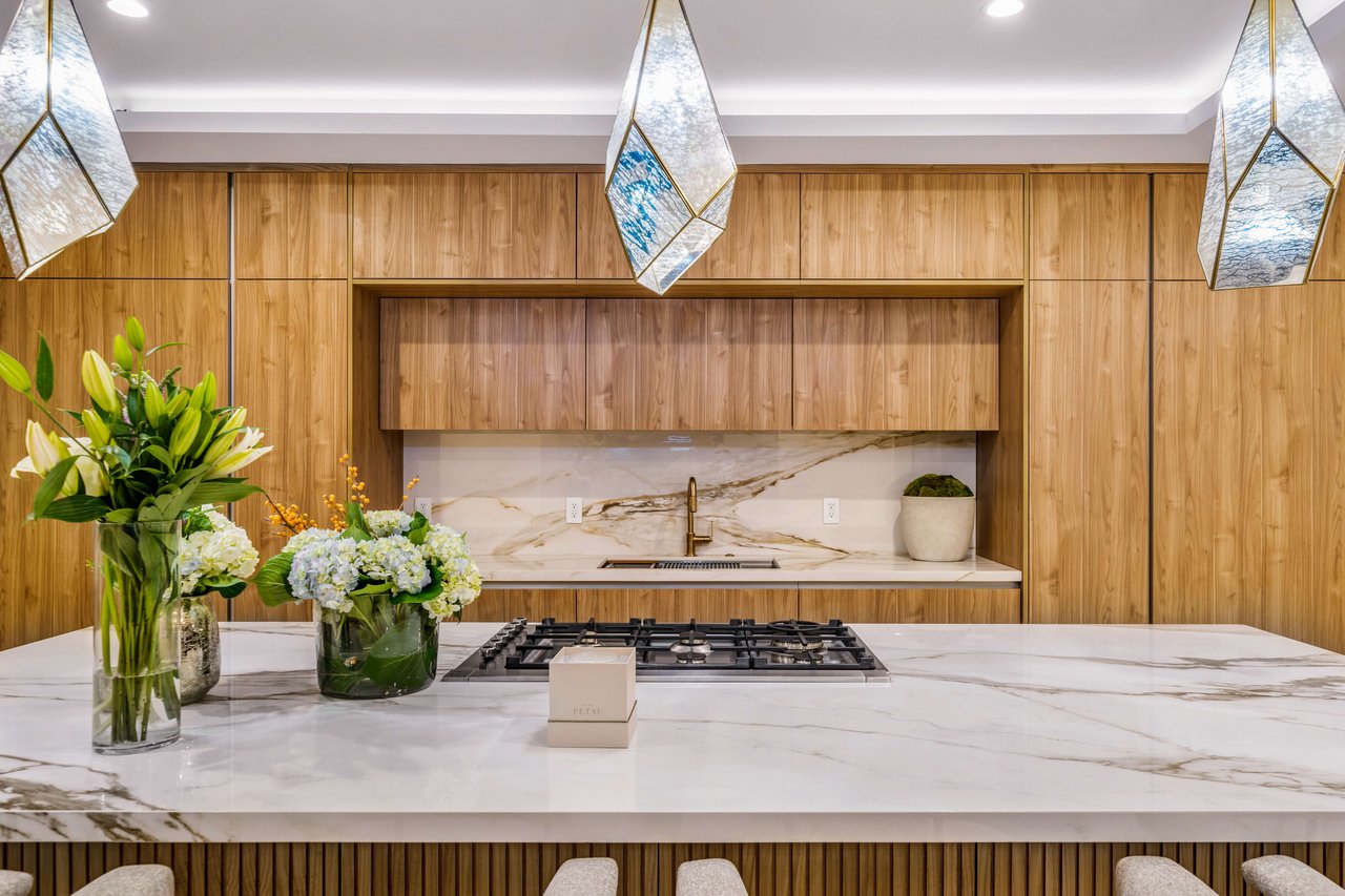 The Apex HH | 7115 Macapa Drive