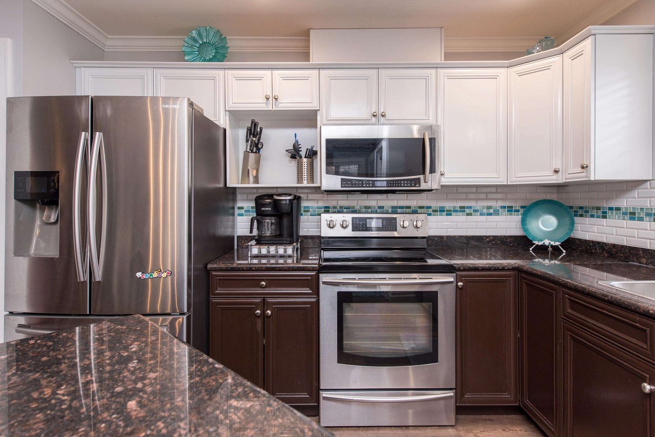 42-6450 Blackwood Ln