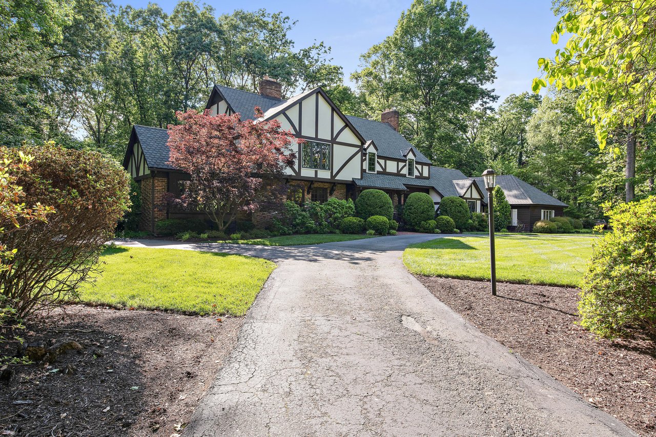 2910 W Brigstock Road