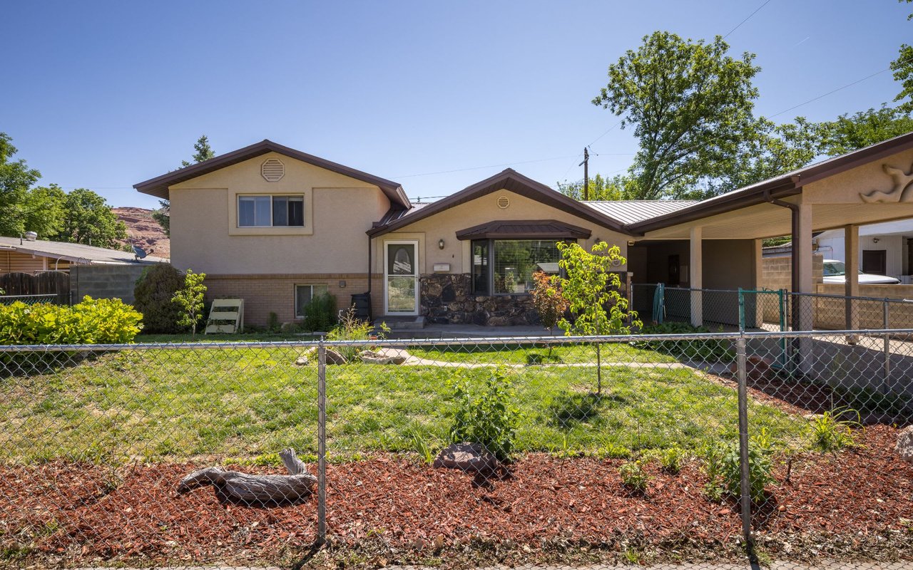 290 N Opal Ave W