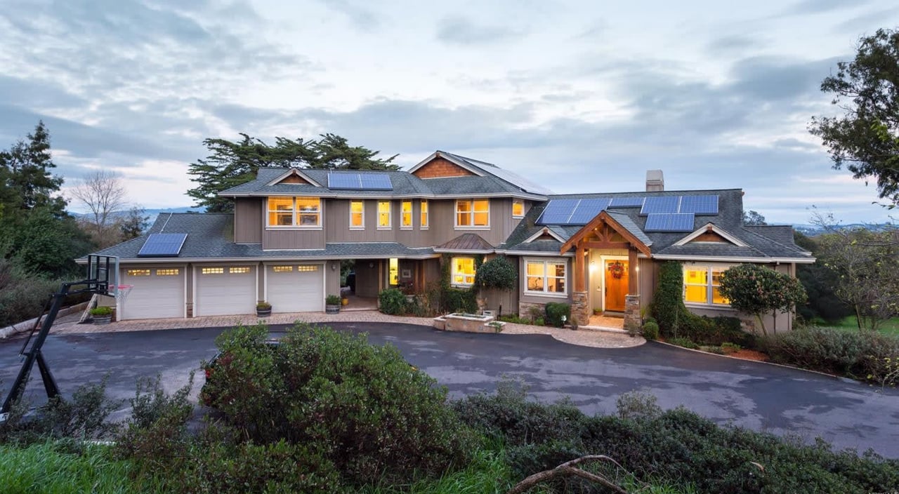 235 ANGLERS WAY