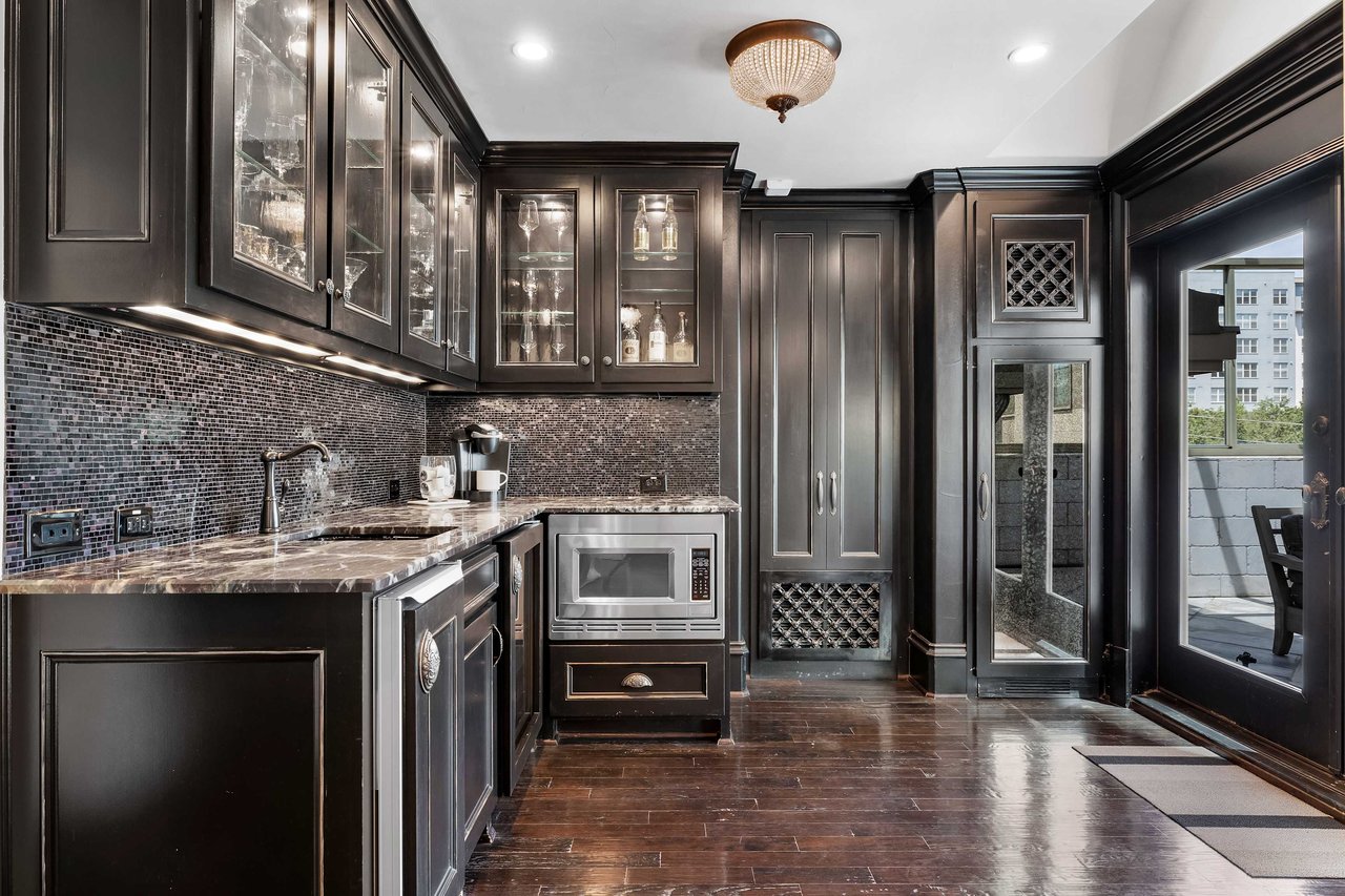 Parisian Townhouse in Dallas