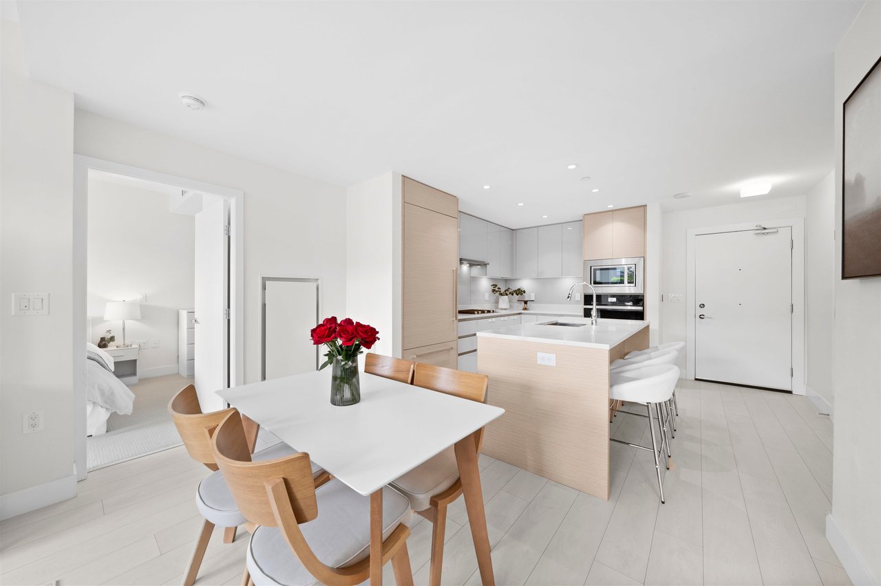 208-3538 Sawmill Cres