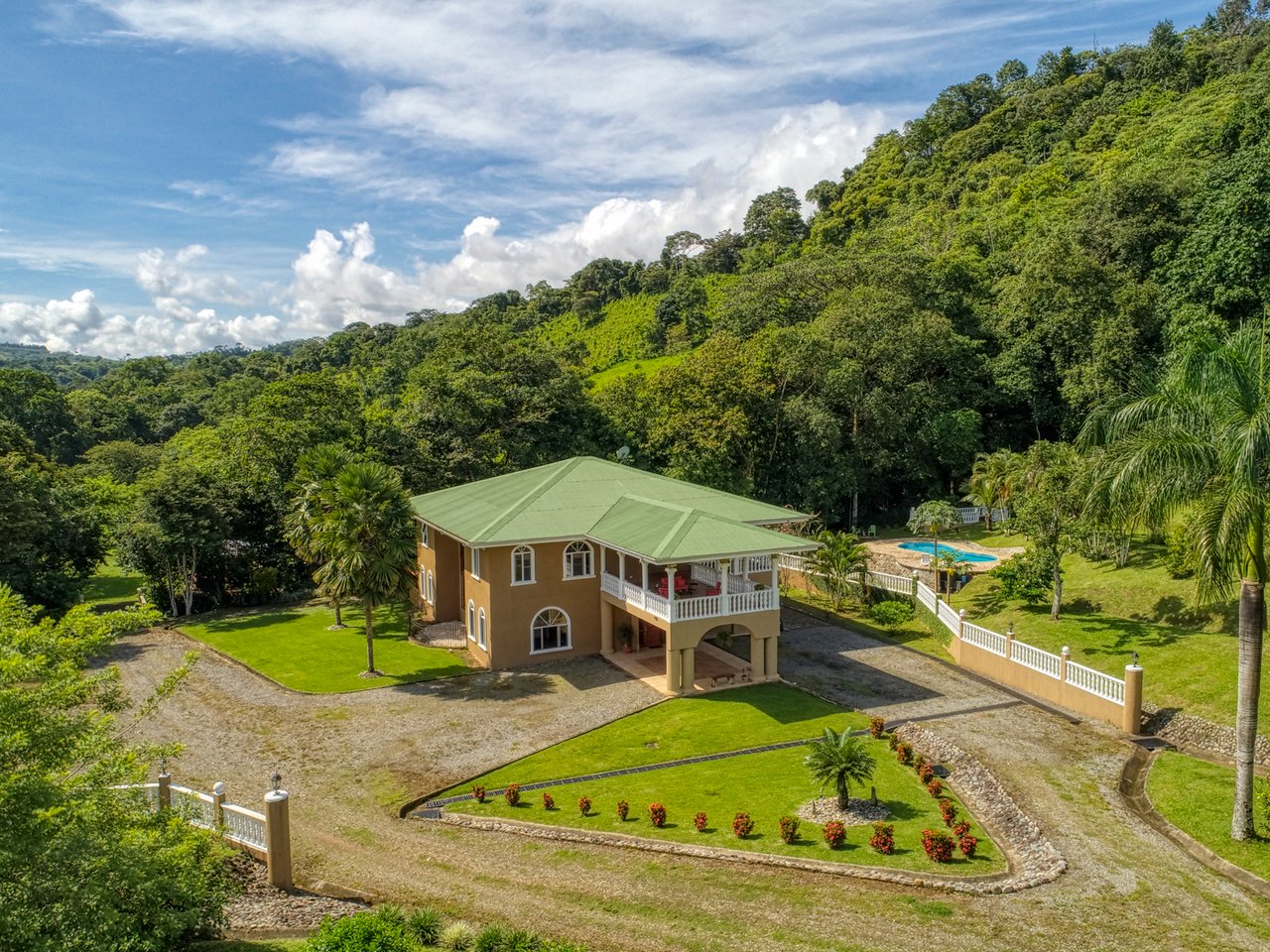 Waterfall Estate with Creek, Dominical, Puntarenas