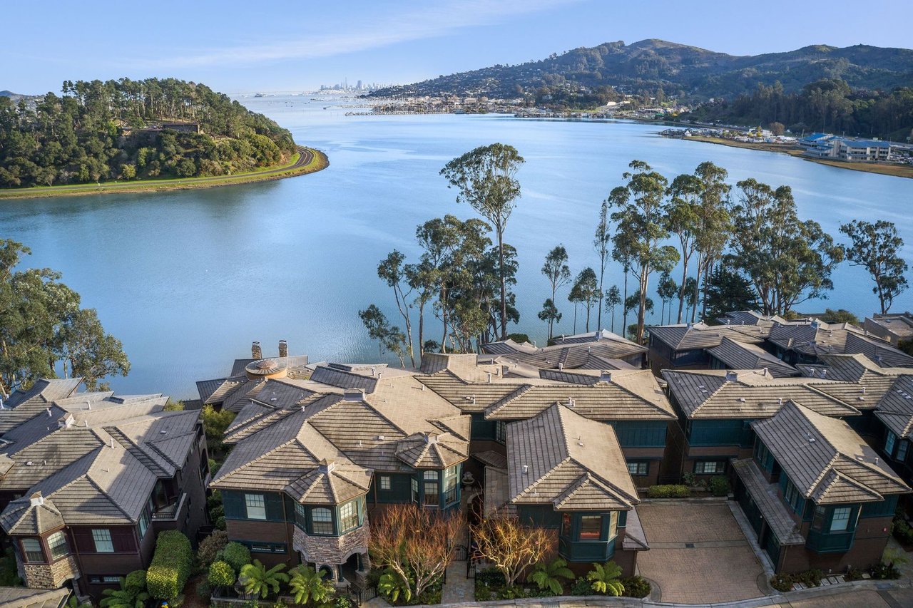 54 De Silva Island Drive