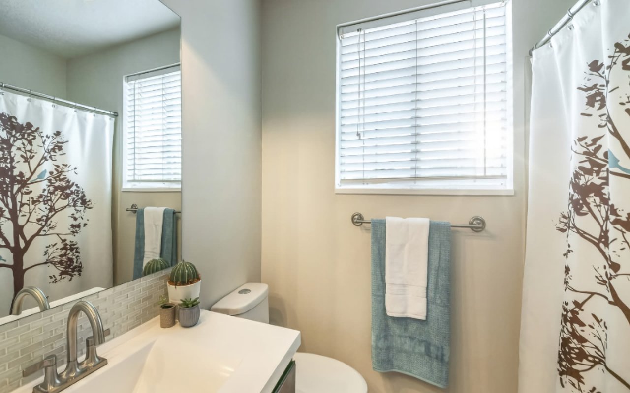 How to Make a Small Bathroom More Impressive to Sell Your Home