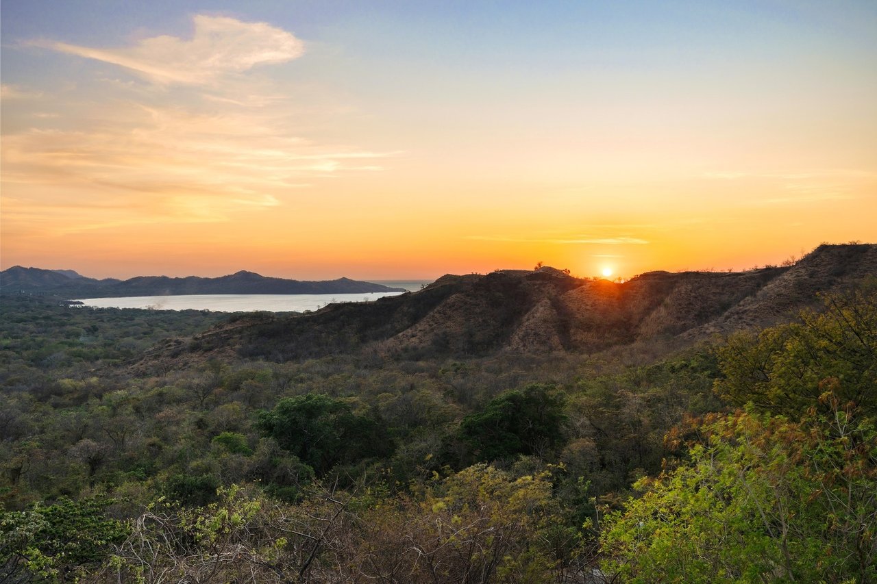 Renovated Tropical Ocean Estate, Flamingo, Guanacaste