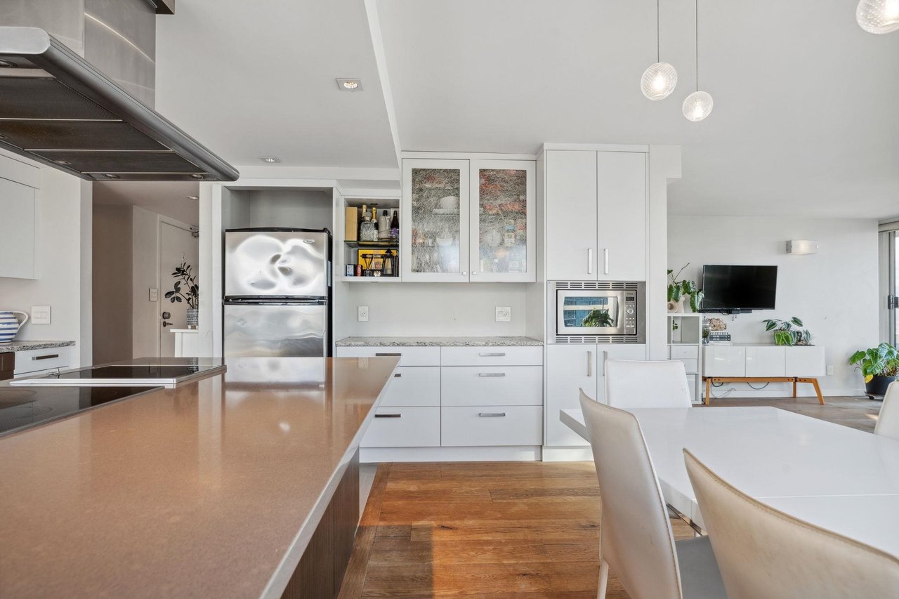 2702-717 Jervis St