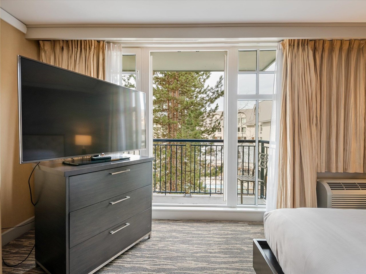 405-4050 Whistler Wy