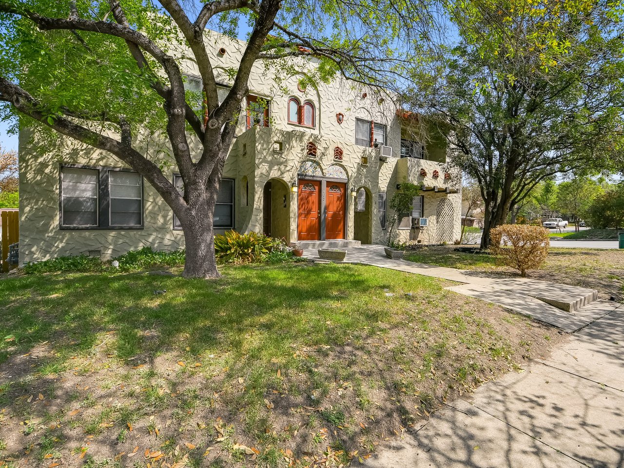 405 W Rosewood - Alta Vista