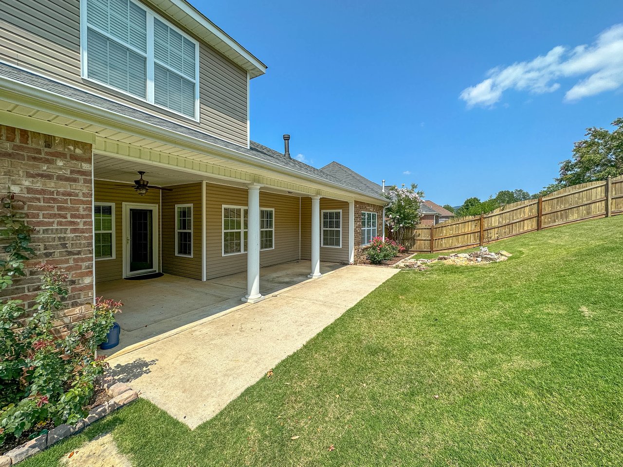 2303 Palisades Court with 5 Bedrooms!!!