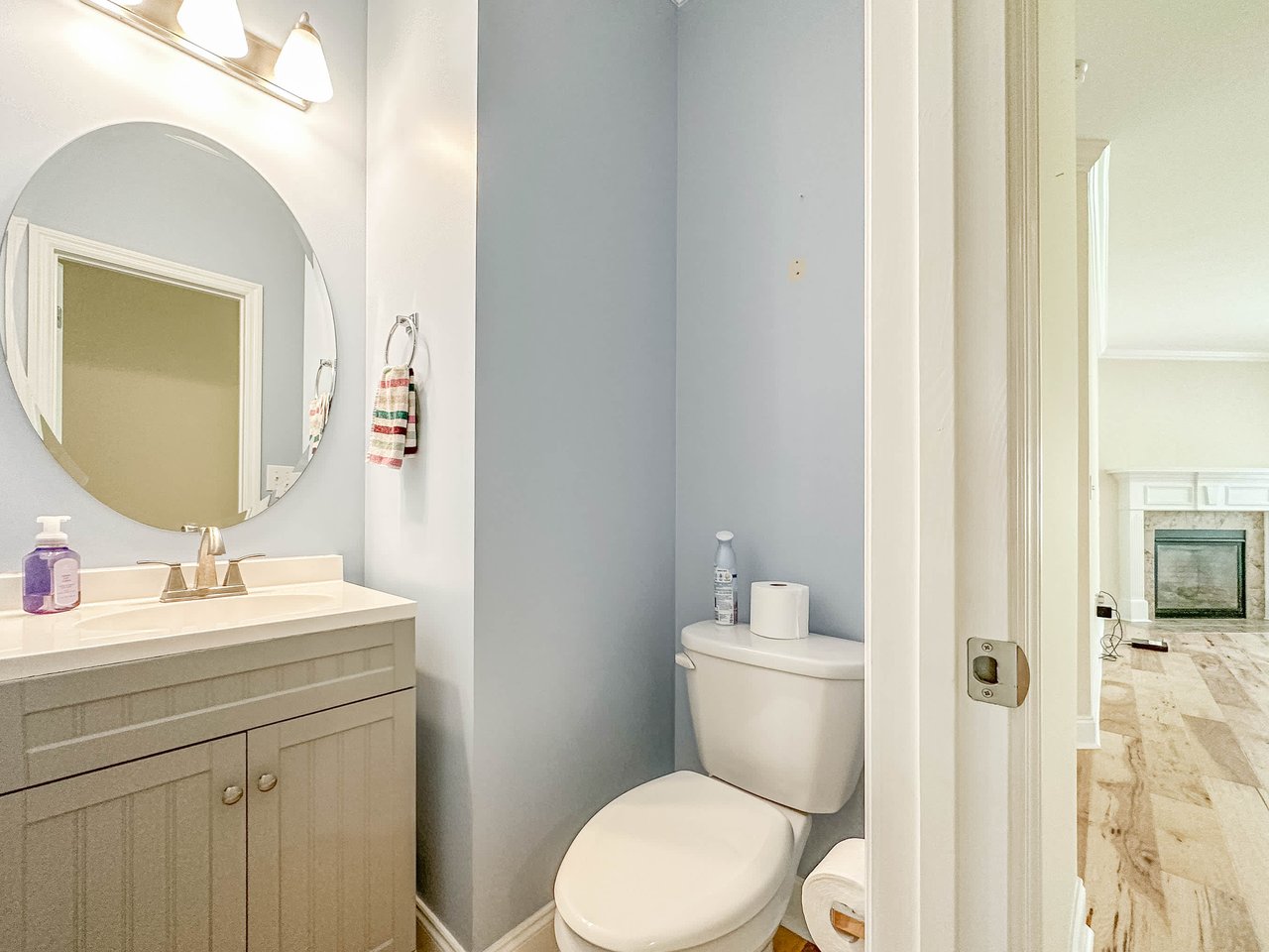 2303 Palisades Court with 5 Bedrooms!!!
