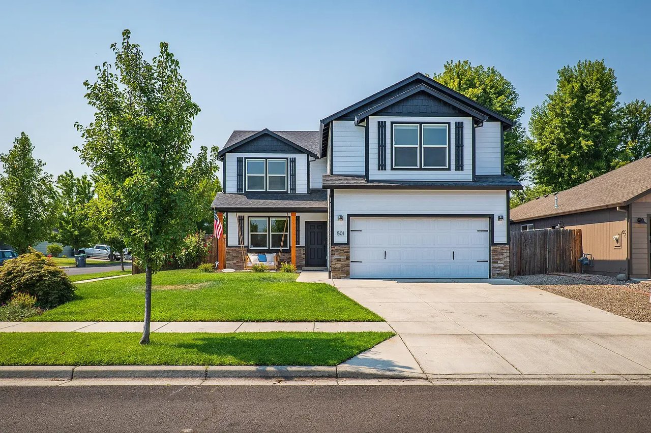 501 Woodlark Dr, Medford, OR 97501