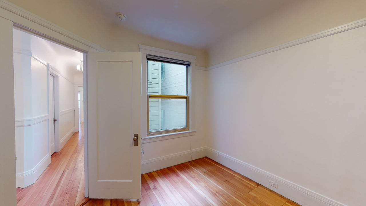 1030 Sacramento Street- 3Bd/1Ba Nob Hill Flat