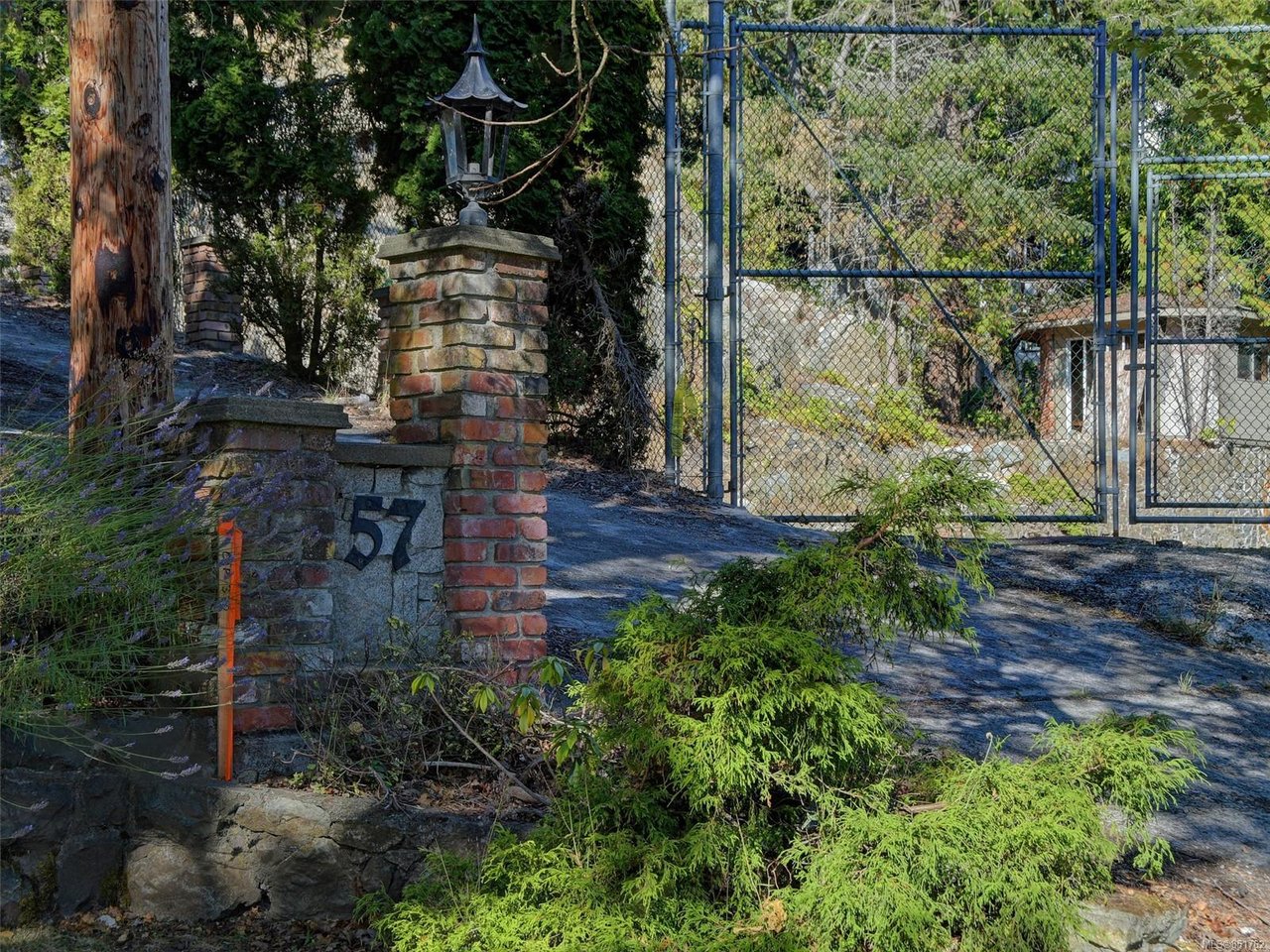 57 Beach Dr