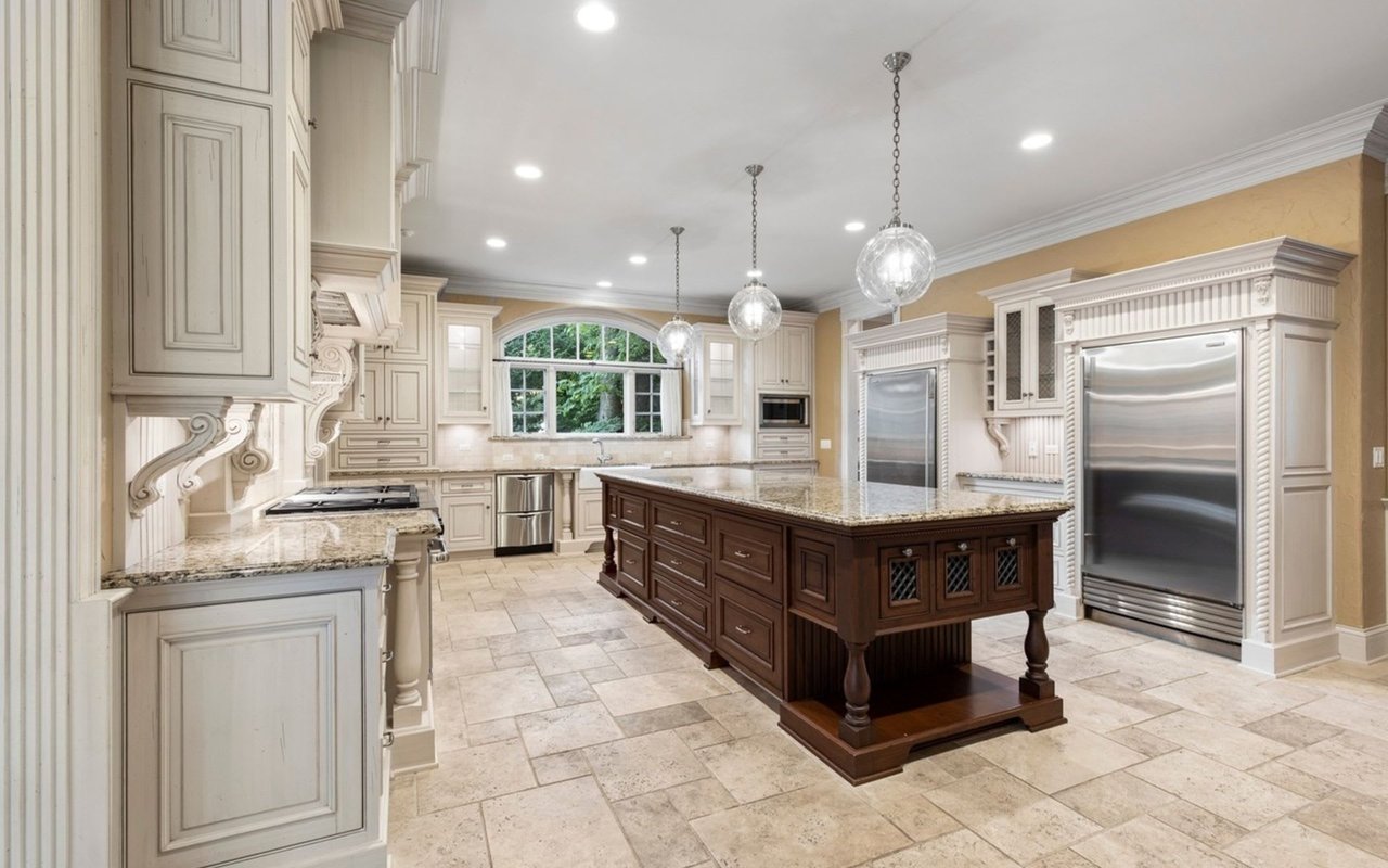 704 S Elm St